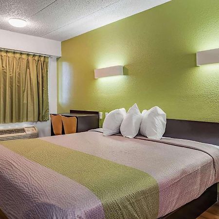 Days Inn By Wyndham Cincinnati I-71 Silverton Экстерьер фото