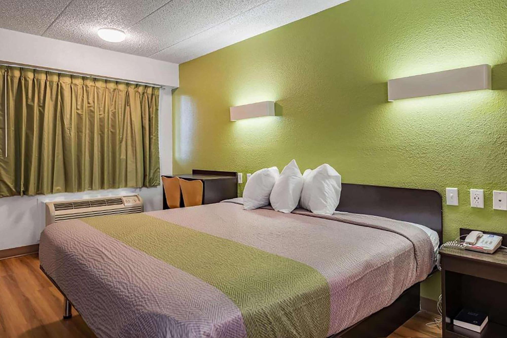 Days Inn By Wyndham Cincinnati I-71 Silverton Экстерьер фото